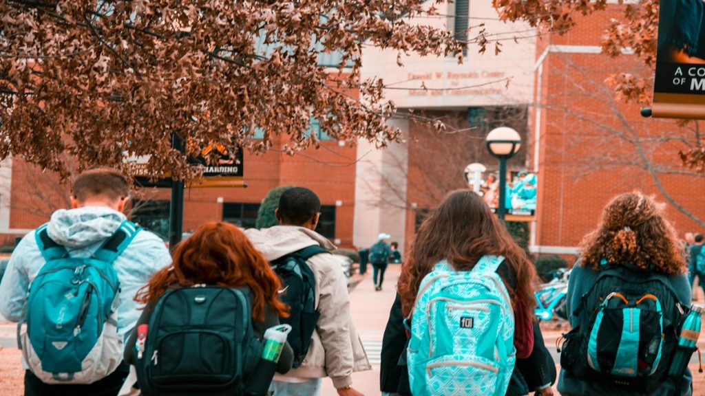 How to Choose the Best Study Abroad Consultants in Kerala