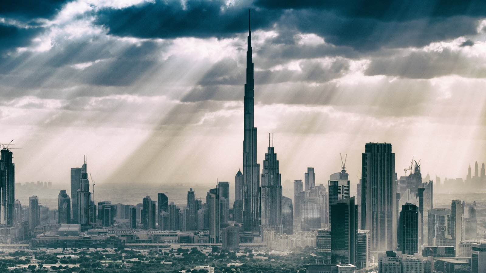 Indian student in UAE planning to study abroad in Australia with Guide to Heights consultant